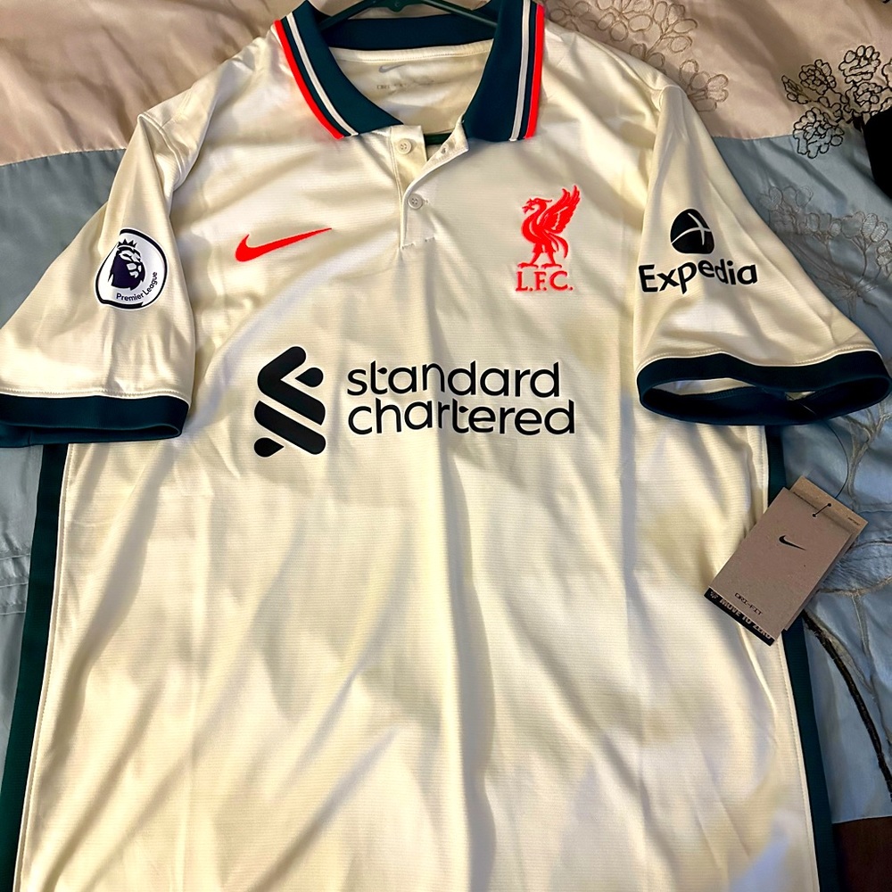 NWT 21/22 stadium Liverpool away kit.